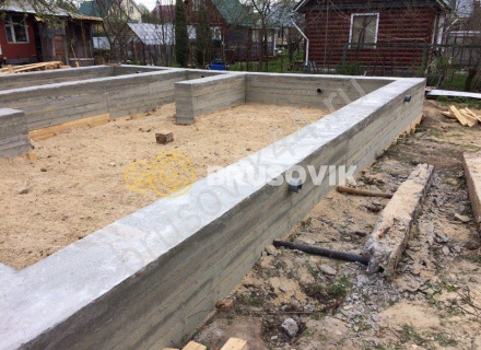 Возведение ленточного фундамента