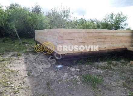 Дом из бруса с крыльцом