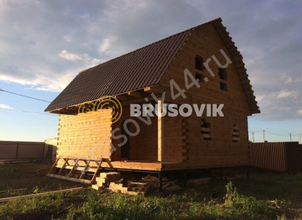 Деревянный дом из бруса с мансардой