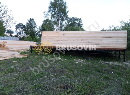 Дом из бруса с крыльцом