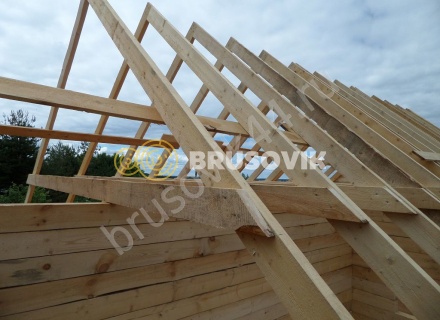 Дом из бруса с крыльцом