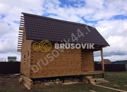 Деревянный дом из бруса с мансардой