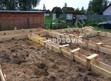 Возведение фундамента