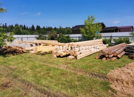 Баня 6х9 м в полтора этажа из строганного бревна ручной рубки в д. Никитское, городской округ Истра, Московская область