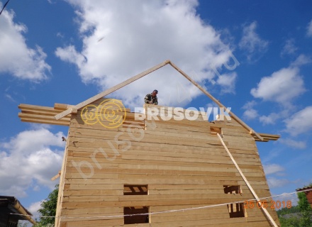 Дом по индивидуальному проекту из обрезного бруса 150х150 мм