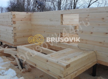 Зимнее строительство дома из бруса