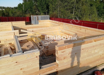 Дом по индивидуальному проекту из профилированного бруса 145х195 мм