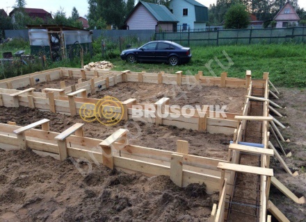 Возведение фундамента