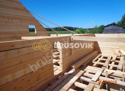 Дом по индивидуальному проекту из обрезного бруса 150х150 мм