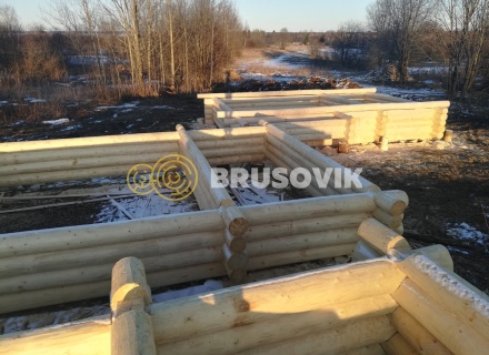 Баня 6х9 м в полтора этажа из строганного бревна ручной рубки в д. Никитское, городской округ Истра, Московская область