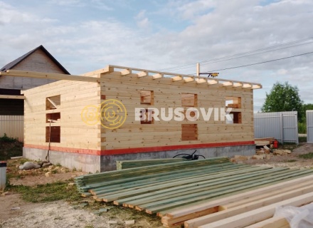 Дом 7,5х8,5 м с открытой террасой 3х7,5 м из сухого профилированного бруса 145х195 мм по индивидуальному проекту в деревне Андрейково, Калининский район, Тверская область