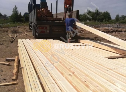 Дом из профилированного бруса 145х145 мм по индивидуальному проекту