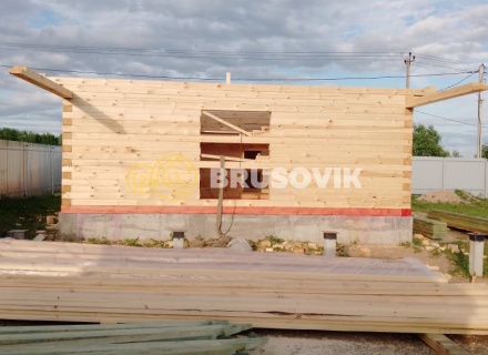 Дом 7,5х8,5 м с открытой террасой 3х7,5 м из сухого профилированного бруса 145х195 мм по индивидуальному проекту в деревне Андрейково, Калининский район, Тверская область