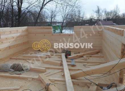 Зимнее строительство дома из бруса