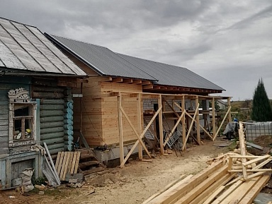 Пристройка 6х3м из сухого профилированного бруса 145х145мм и возведение крыши на кирпичном здании в д. Селифонтово, Ярославская область - фото процесса строительства
