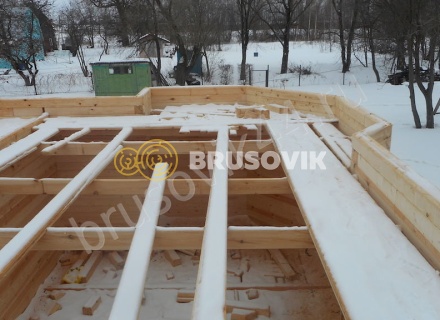 Зимнее строительство дома из бруса