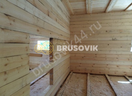 Дом из бруса с крыльцом