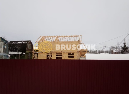 Полутораэтажный дом 6х12 м с террасой из профилированного бруса 145х195 мм по индивидуальному проекту в городе Ярославль