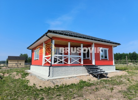 Дом 9х9м с шатровой крышей из профилированного бруса 145х145мм по индивидуальному проекту в д. Иванцево после отделки