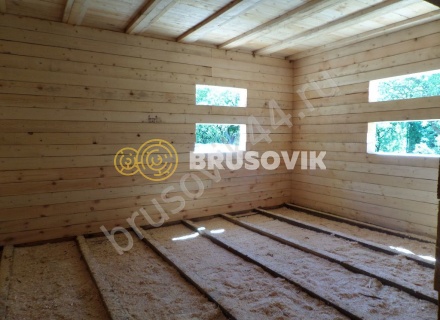 Дом из бруса с крыльцом