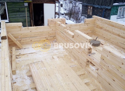 Полутораэтажный дом 6х12 м с террасой из профилированного бруса 145х195 мм по индивидуальному проекту в городе Ярославль