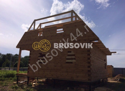Деревянный дом из бруса с мансардой