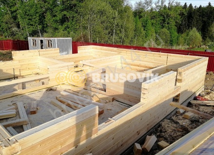 Дом по индивидуальному проекту из профилированного бруса 145х195 мм