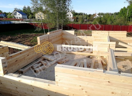 Дом по индивидуальному проекту из профилированного бруса 145х195 мм