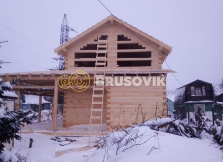 Полутораэтажный дом 6х12 м с террасой из профилированного бруса 145х195 мм по индивидуальному проекту в городе Ярославль