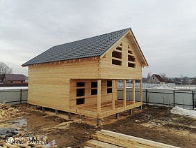 Полутораэтажный дом 7х10 м. с террасой из профилированного бруса 145х145 мм. по индивидуальному проекту в д. Максимиха, Домодедовский район, Московская область - фото процесса строительства