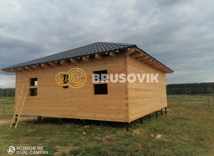 Одноэтажный дом 9х9м с шатровой крышей из профилированного бруса 145х145мм по индивидуальному проекту в д. Иванцево, Ивановский р-н
