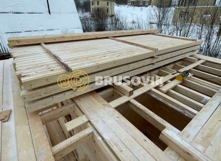 Полутораэтажный дом 6х8м с террасой из профилированного бруса 145х145мм по индивидуальному проекту в СТ Виктория, г. Кострома