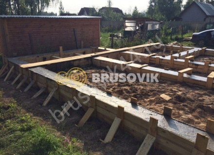 Возведение фундамента