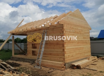 Баня 4,5х4,5 м с террасой 3х4,5 м из обрезного бруса 150х150 мм по индивидуальному проекту в д. Зарубино, Костромской район