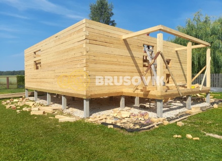 Дом 9х9 м из обрезного бруса 150х150 мм по индивидуальному проекту в г. Медынь, Калужская область