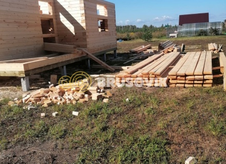 Одноэтажный дом 9х9м с двускатной крышей из профилированного бруса 145х195мм по индивидуальному проекту в г. Кострома, ул. Николая Тараканова