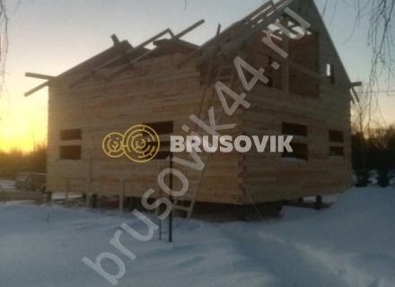 Дом 9,4х9,5 м по проекту № 1 из обрезного бруса 150х150 мм