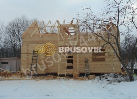 Зимнее строительство дома из бруса