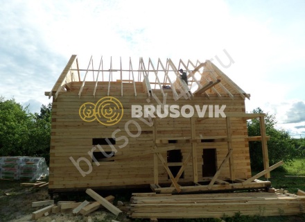 Дом из бруса с крыльцом