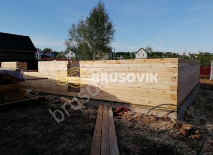 Дом по индивидуальному проекту из профилированного бруса 145х195 мм