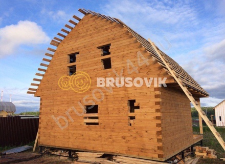 Деревянный дом из бруса с мансардой