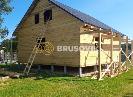 Дом 9х9 м из обрезного бруса 150х150 мм по индивидуальному проекту в г. Медынь, Калужская область