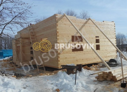 Зимнее строительство дома из бруса