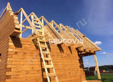 Деревянный дом из бруса с мансардой